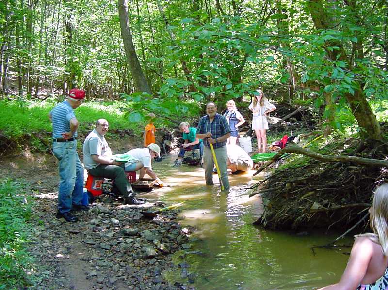 Jack Nelson teaching a gold panning class at Rock Run, Potomac, MD - picture by Michael Raymond.